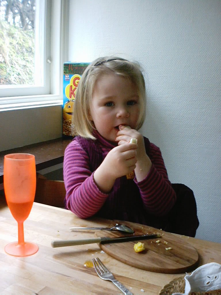 16.i spiser frokost
